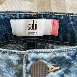 Cabi Boyfriend Distressed Jeans Size2, though fit like a 6